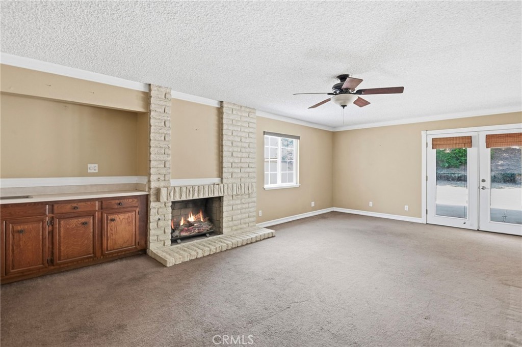 1541 Pinewood Place Property Photo 5