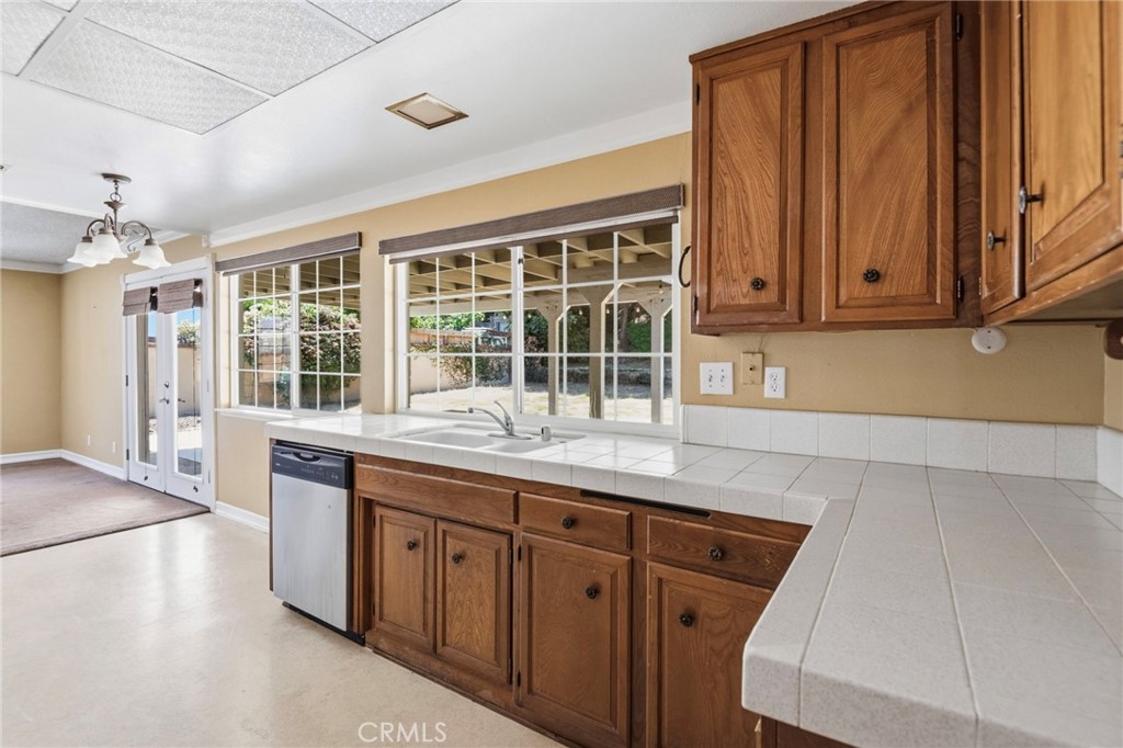 1541 Pinewood Place Property Photo 16