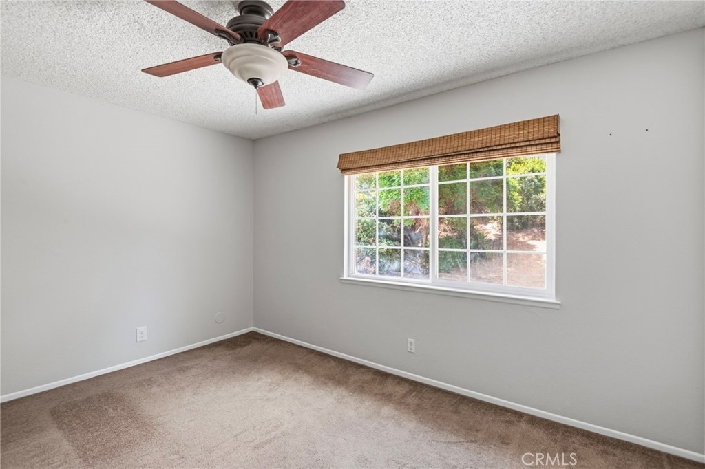 1541 Pinewood Place Property Photo 24