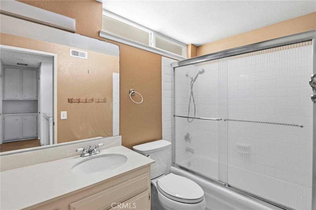 1541 Pinewood Place Property Photo 28