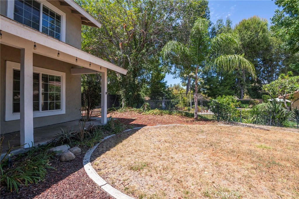1541 Pinewood Place Property Photo 46