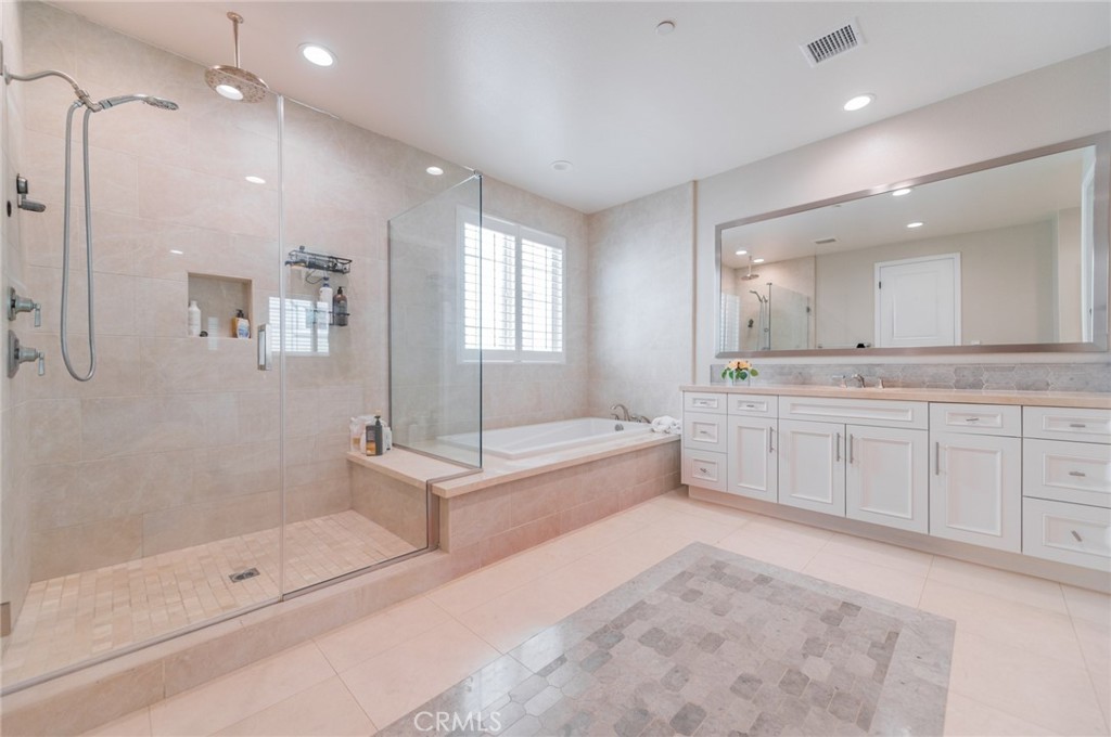 2033 Rembrandt Property Photo 27