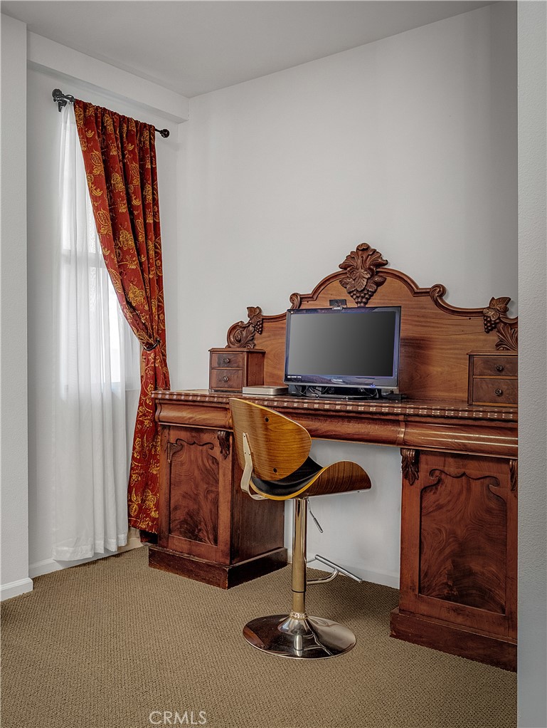 201 E Angeleno 105 Property Photo 26