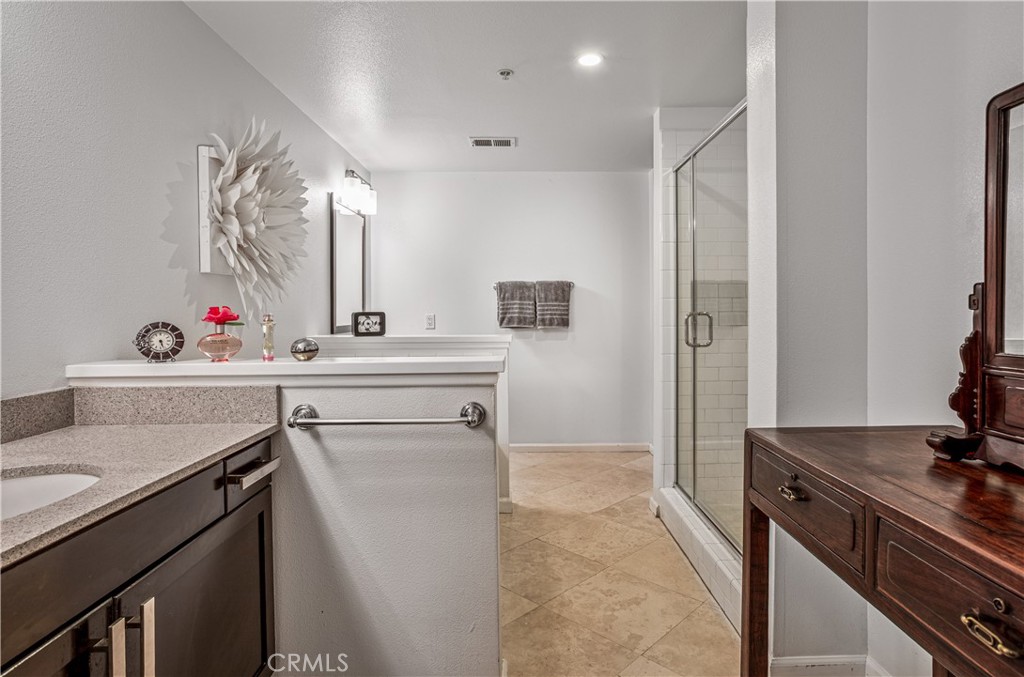 201 E Angeleno 105 Property Photo 28