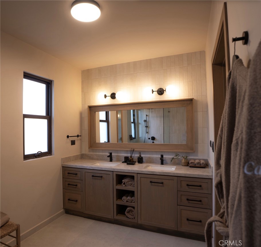 OC26162065 Property Photo 21