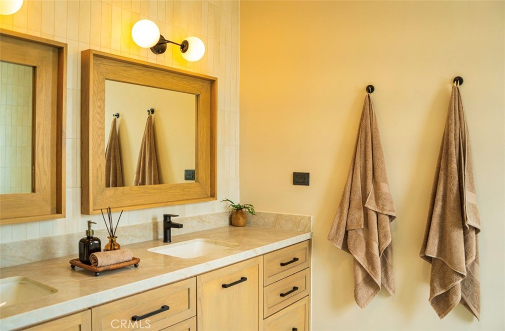 OC26162065 Property Photo 25