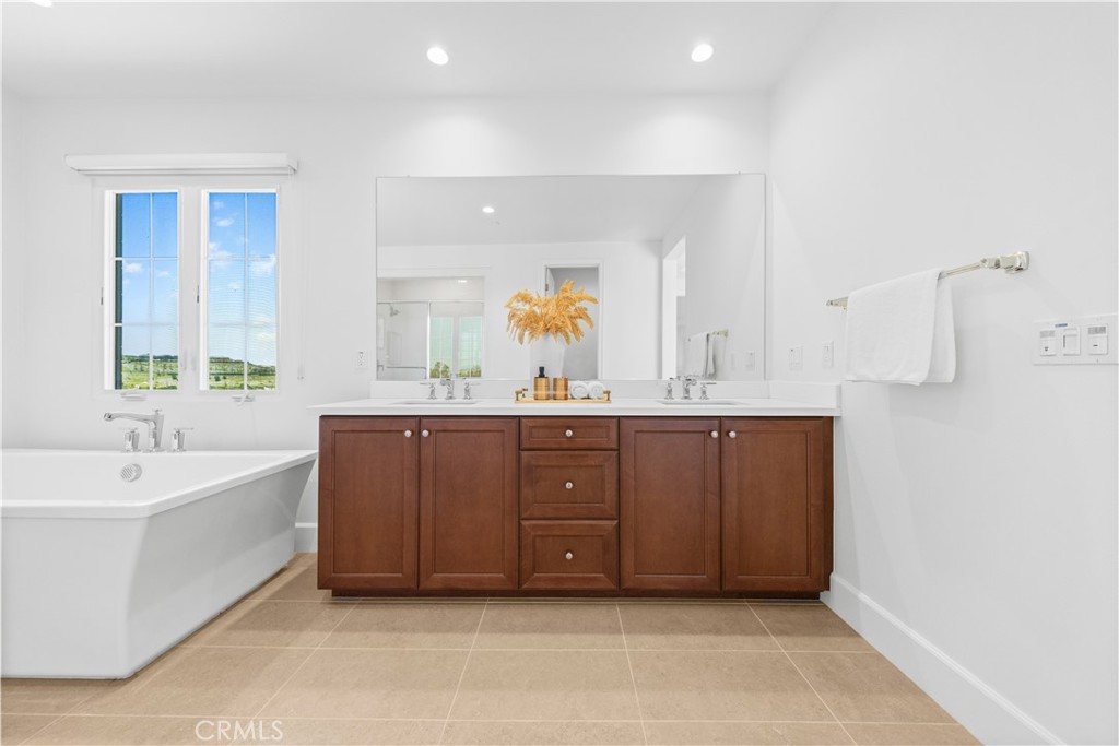149 Summerland Property Photo 34
