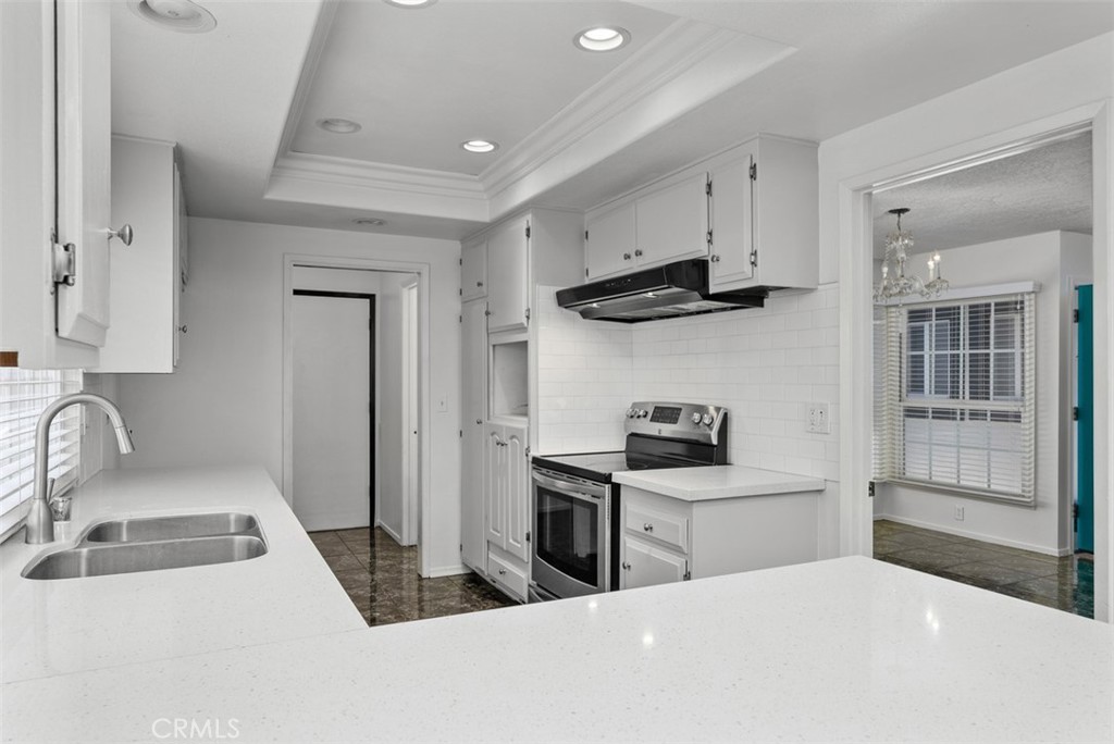 17938 Los Tiempos Street Property Photo 3