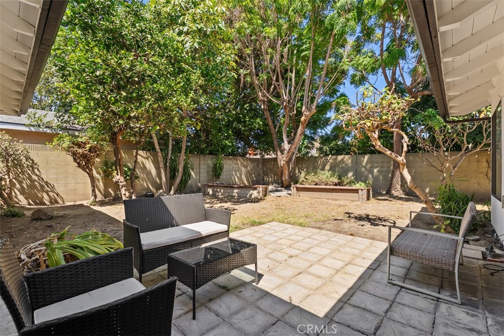 17938 Los Tiempos Street Property Photo 7