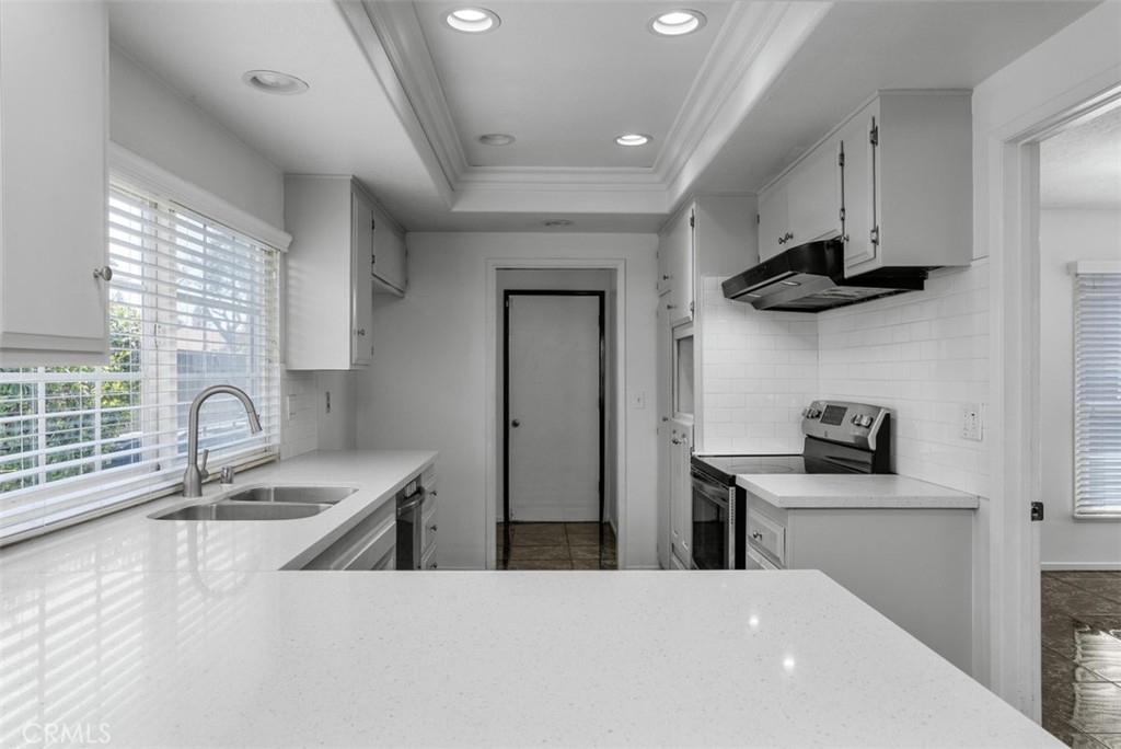 17938 Los Tiempos Street Property Photo 10