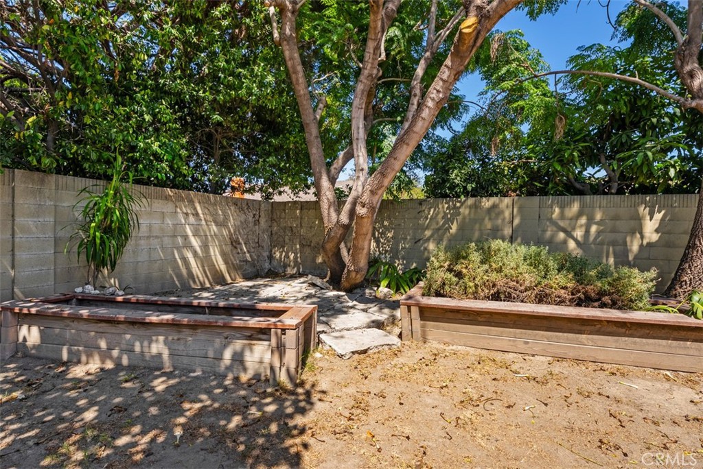 17938 Los Tiempos Street Property Photo 38