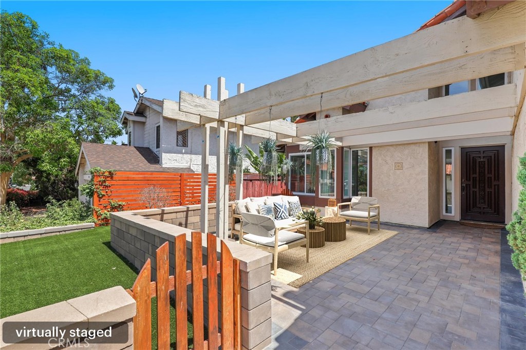 4955 Via Papel Property Photo 2