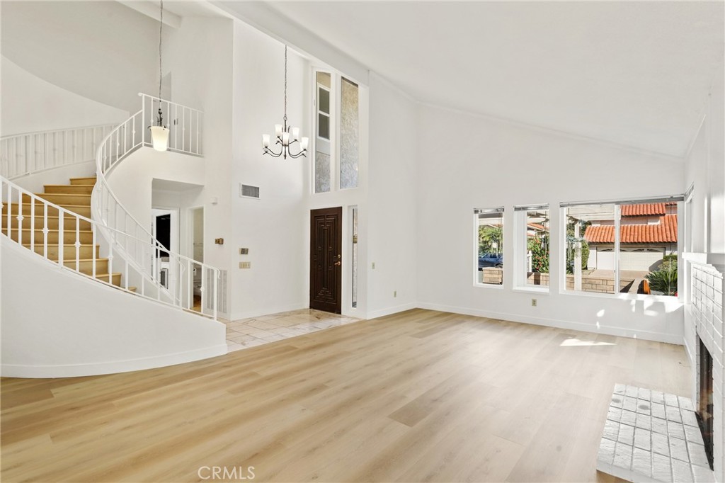 4955 Via Papel Property Photo 6