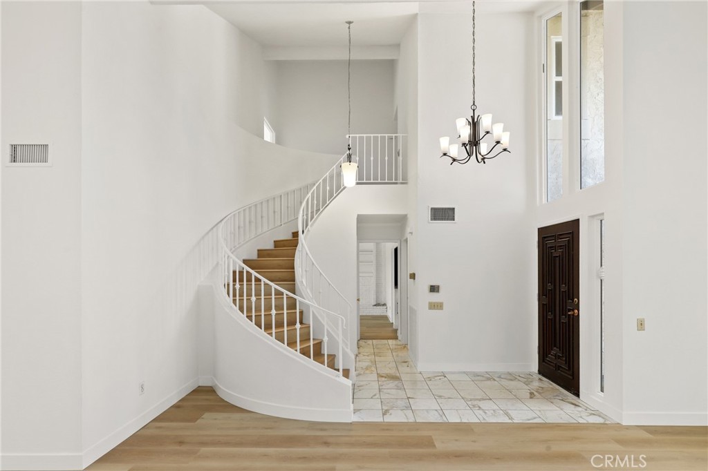 4955 Via Papel Property Photo 7