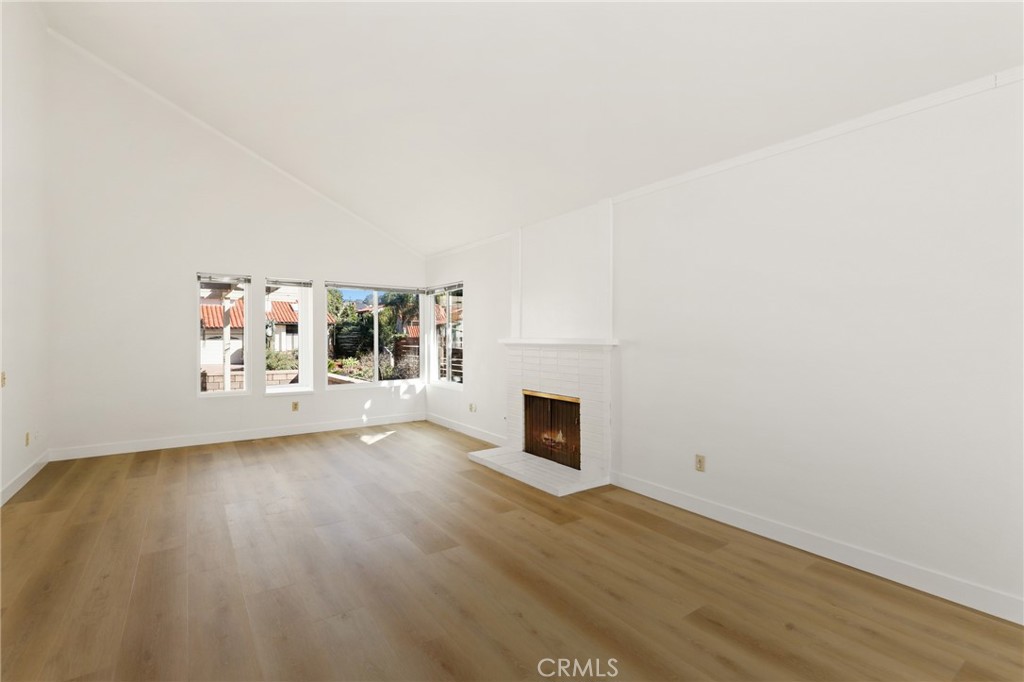 4955 Via Papel Property Photo 8