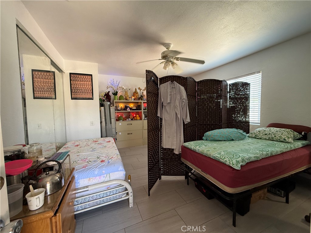 4728 W Henderson Pl Property Photo 4