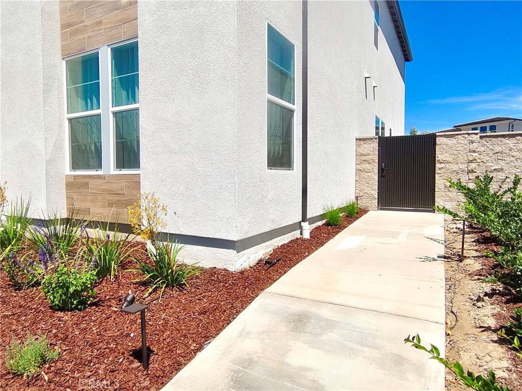 130 Ashpark Property Photo 3
