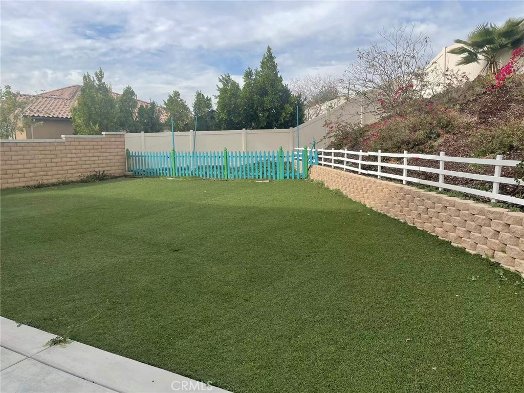 7682 Rotunda Court Property Photo 4
