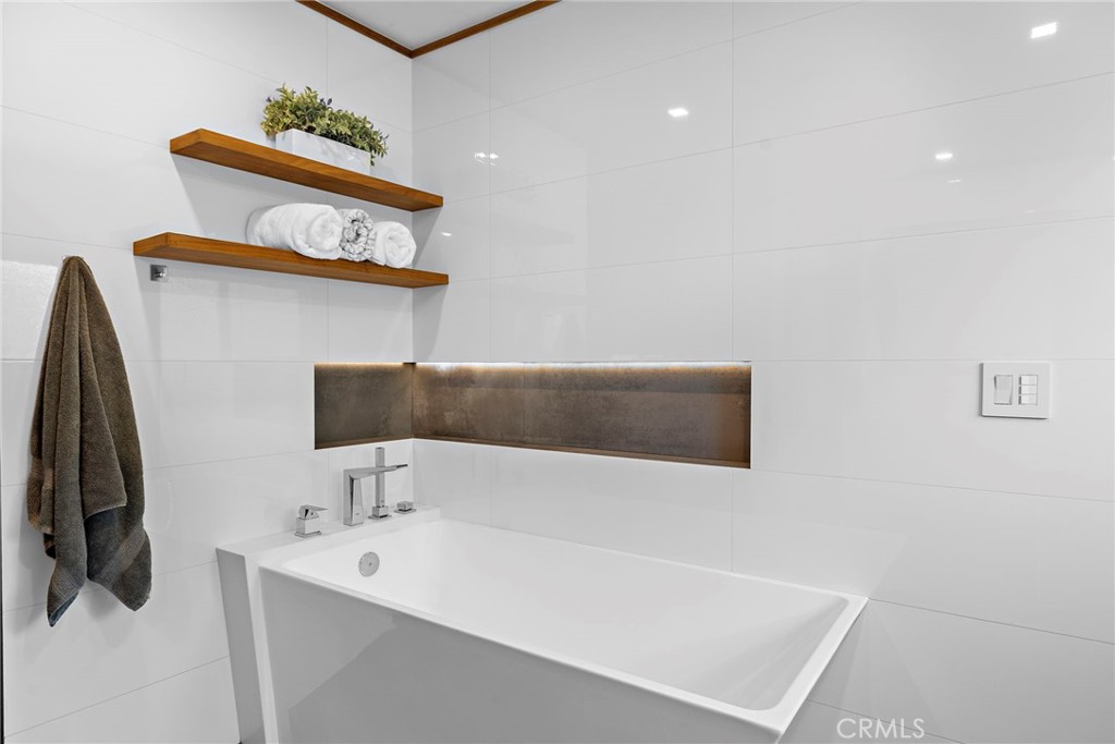22051 Salcedo Property Photo 31