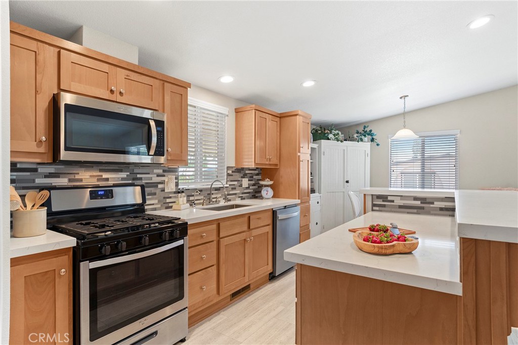 1424 Glengrove Property Photo 4