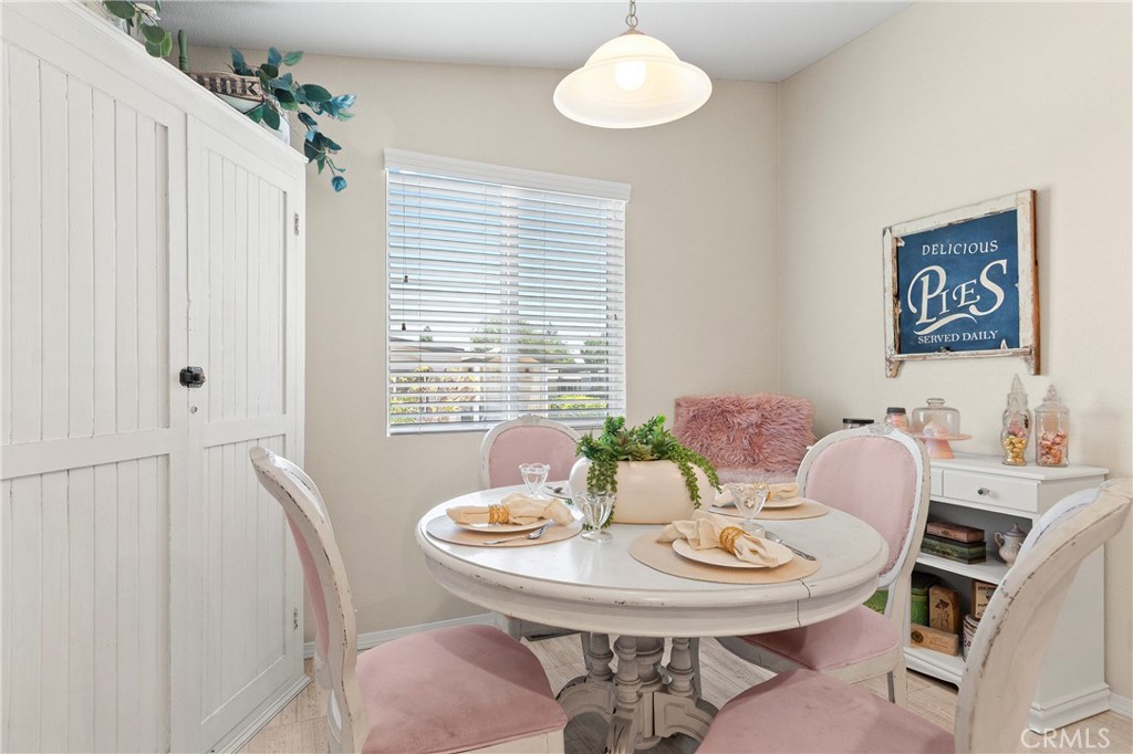 1424 Glengrove Property Photo 9