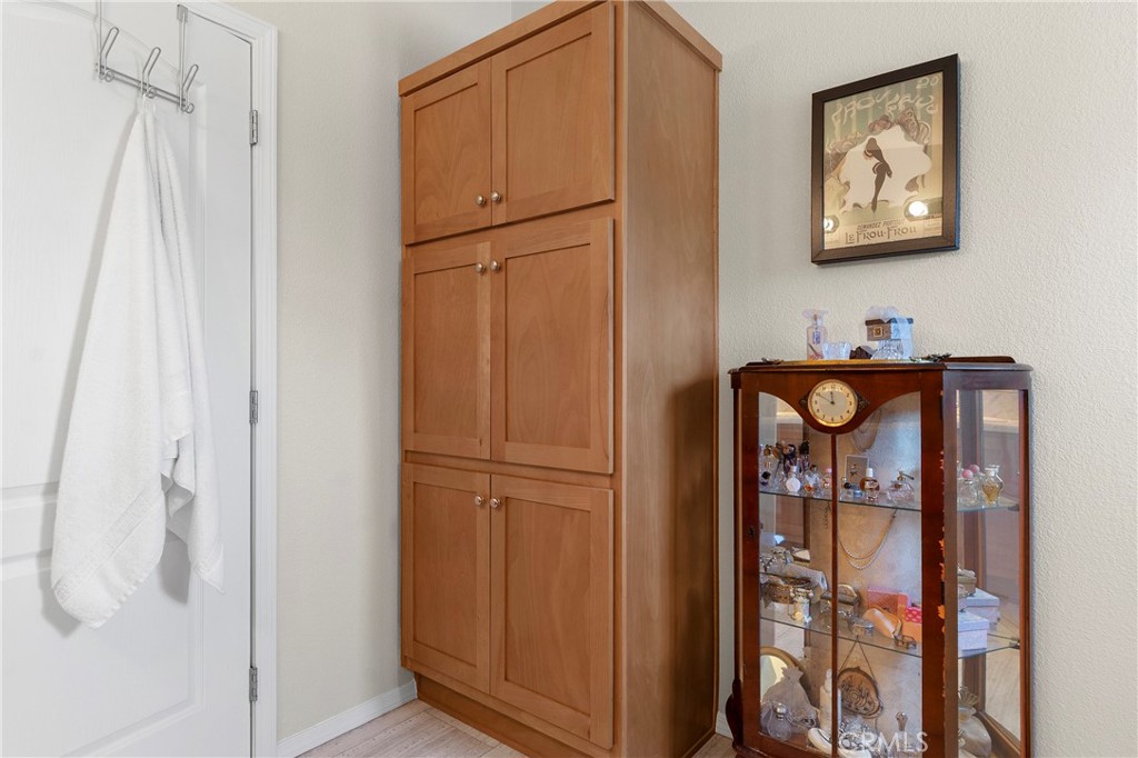 1424 Glengrove Property Photo 20