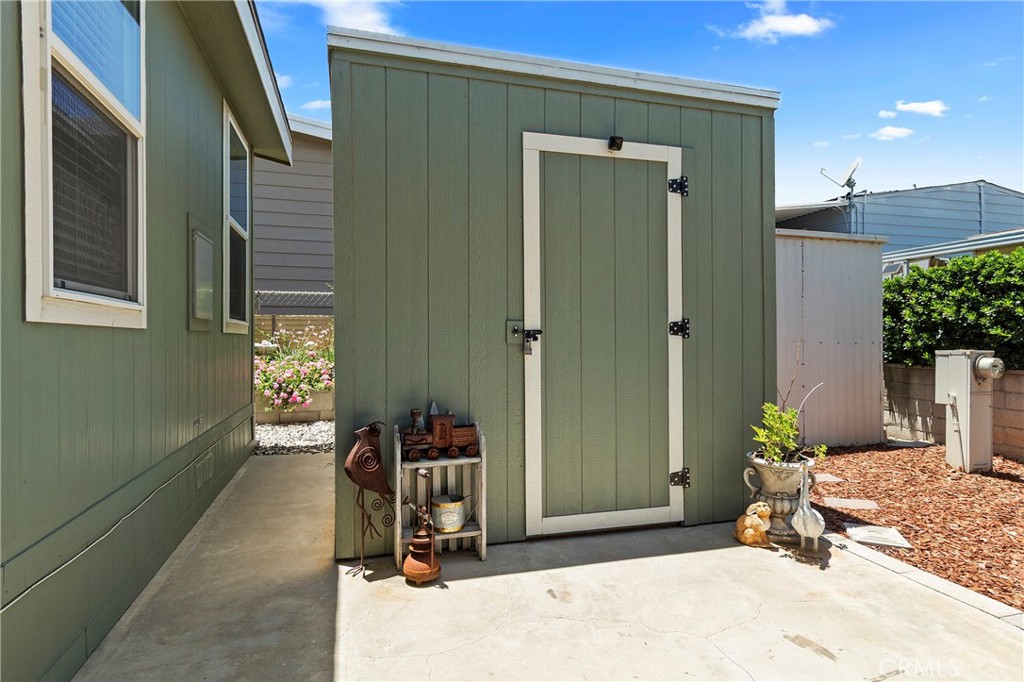 1424 Glengrove Property Photo 35