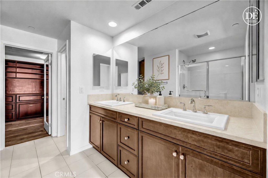 83 Waldorf Property Photo 11