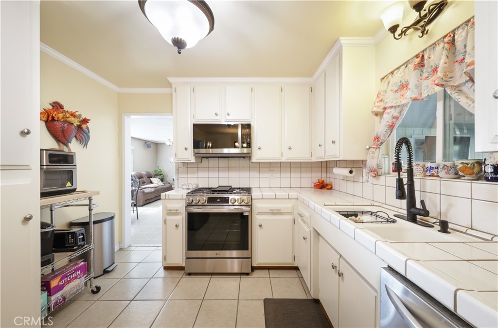140 Langford Property Photo 26