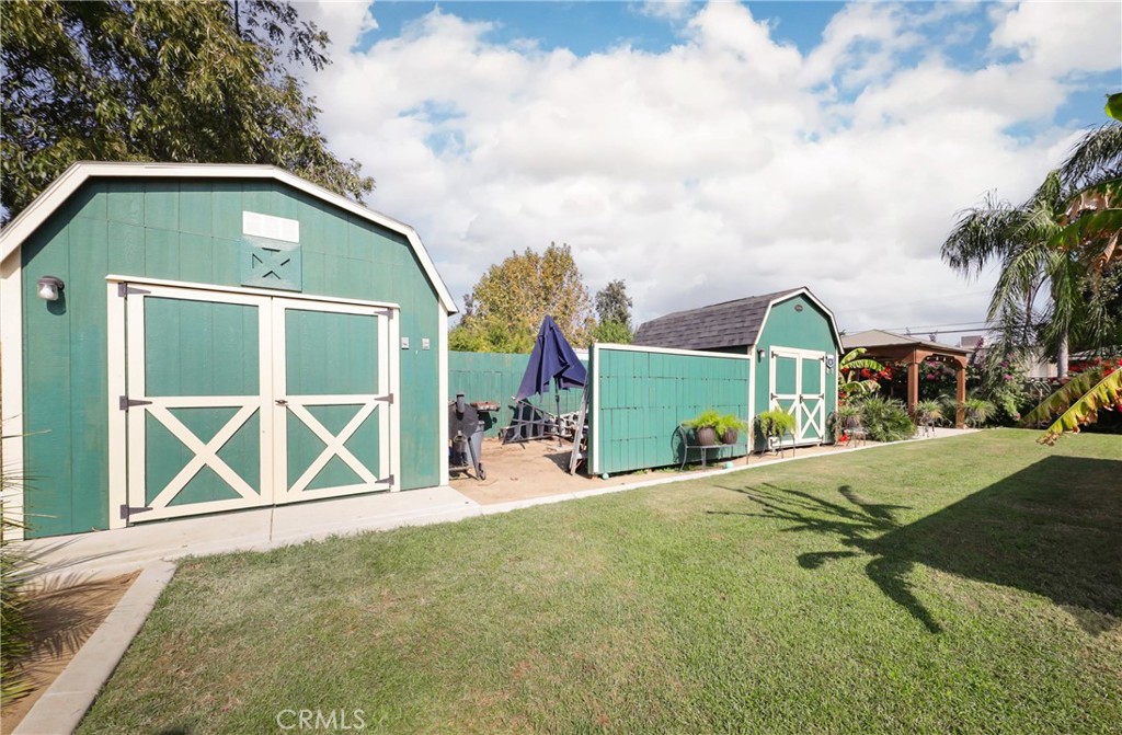 140 Langford Property Photo 32