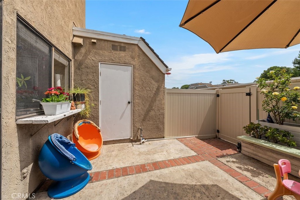 14 Greenleaf Property Photo 29