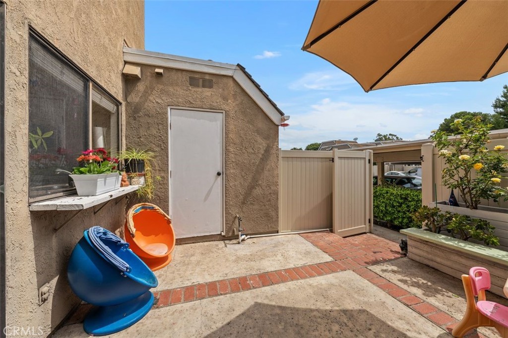 14 Greenleaf Property Photo 30