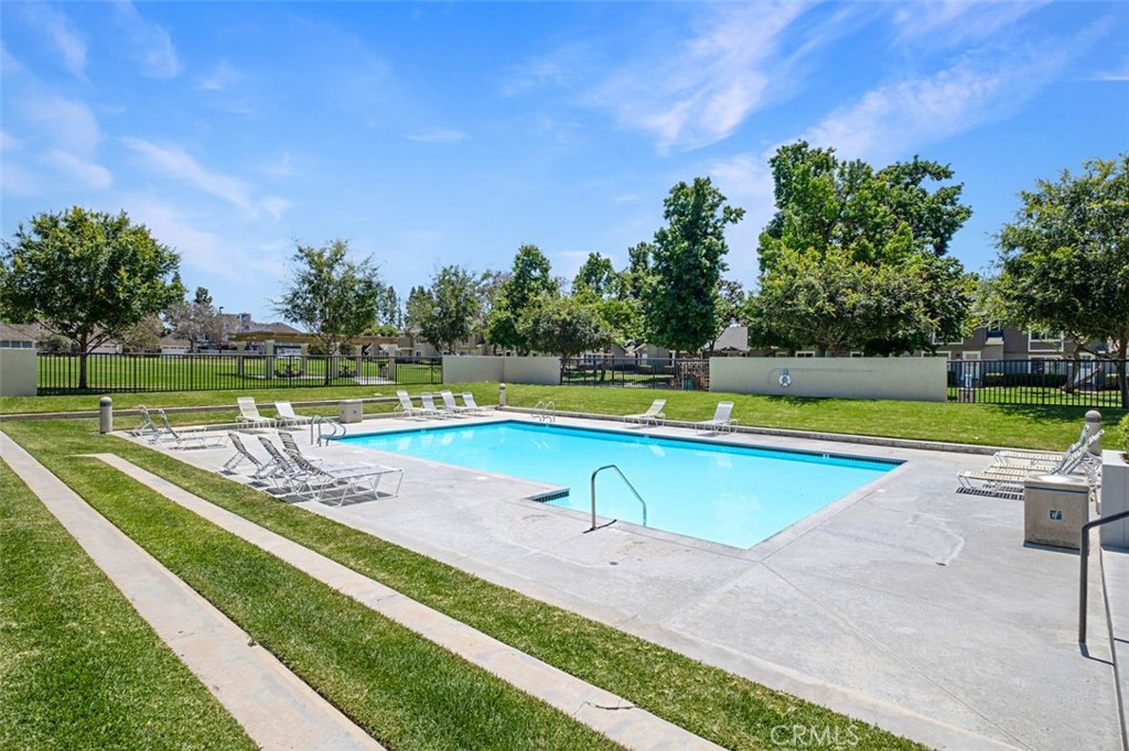 14 Greenleaf Property Photo 42