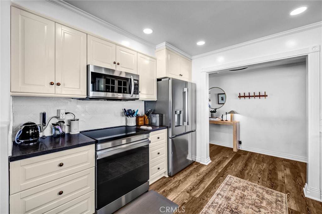 2504 University Property Photo 8