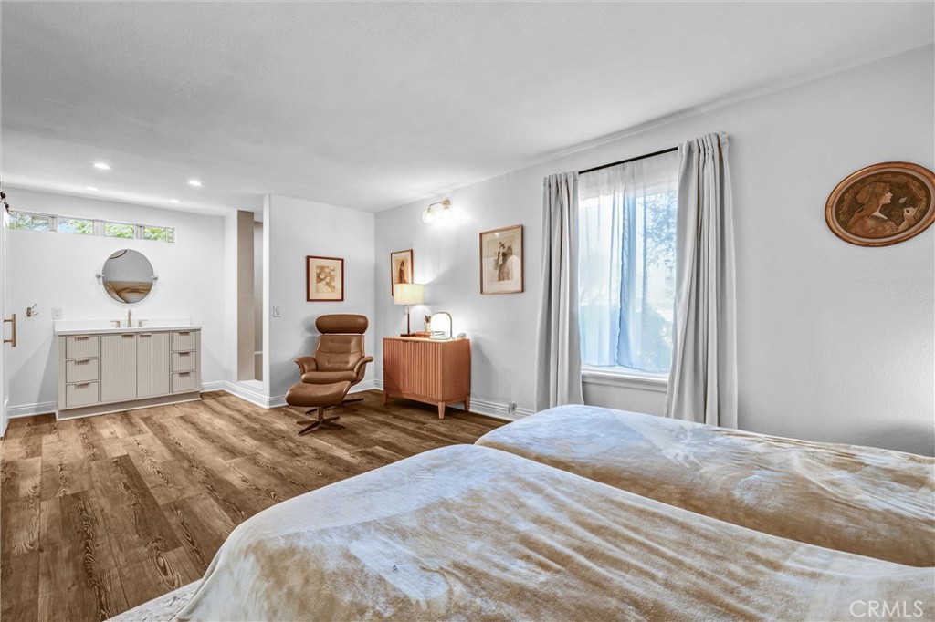 2504 University Property Photo 16
