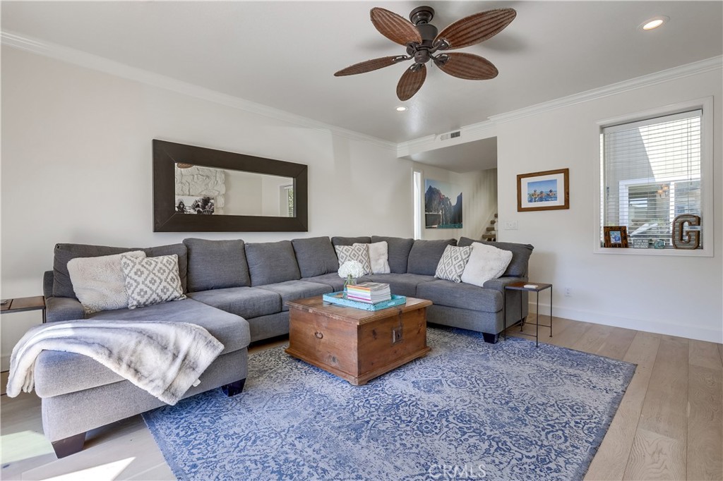 225 20th Property Photo 5