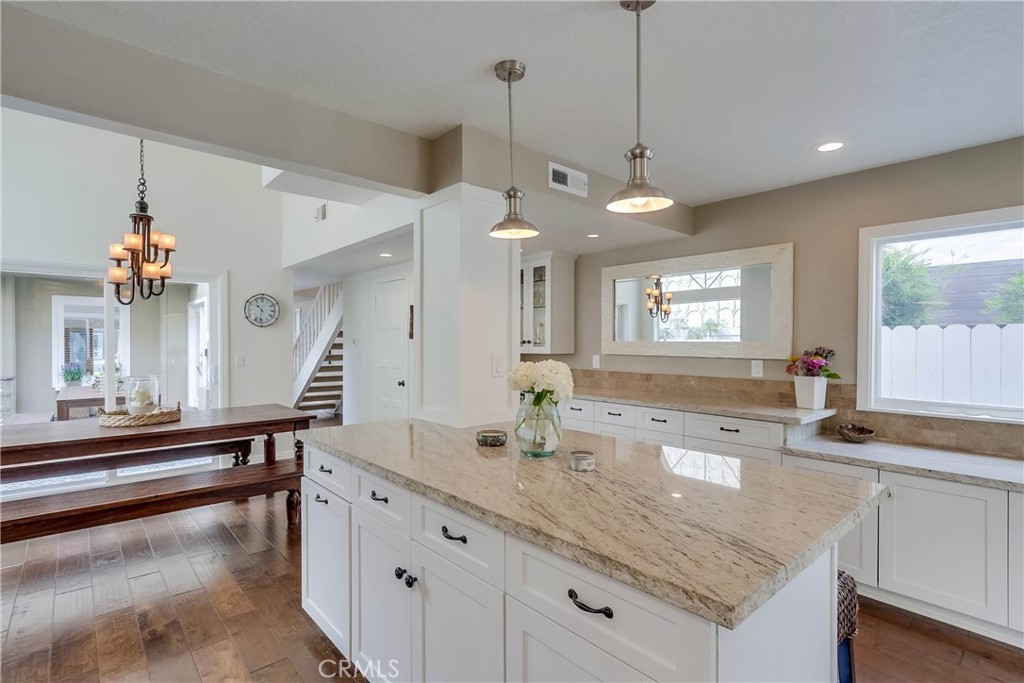 225 20th Property Photo 12