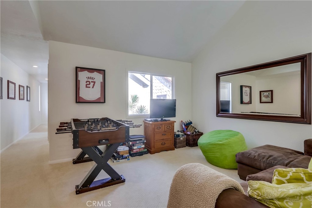 225 20th Property Photo 14