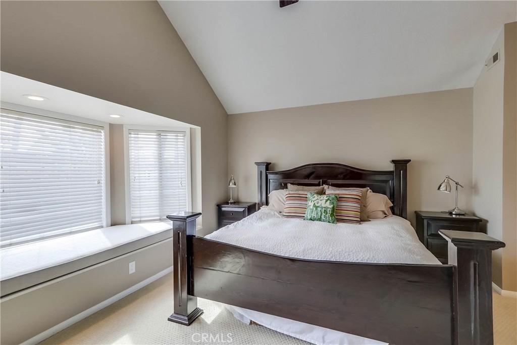225 20th Property Photo 16