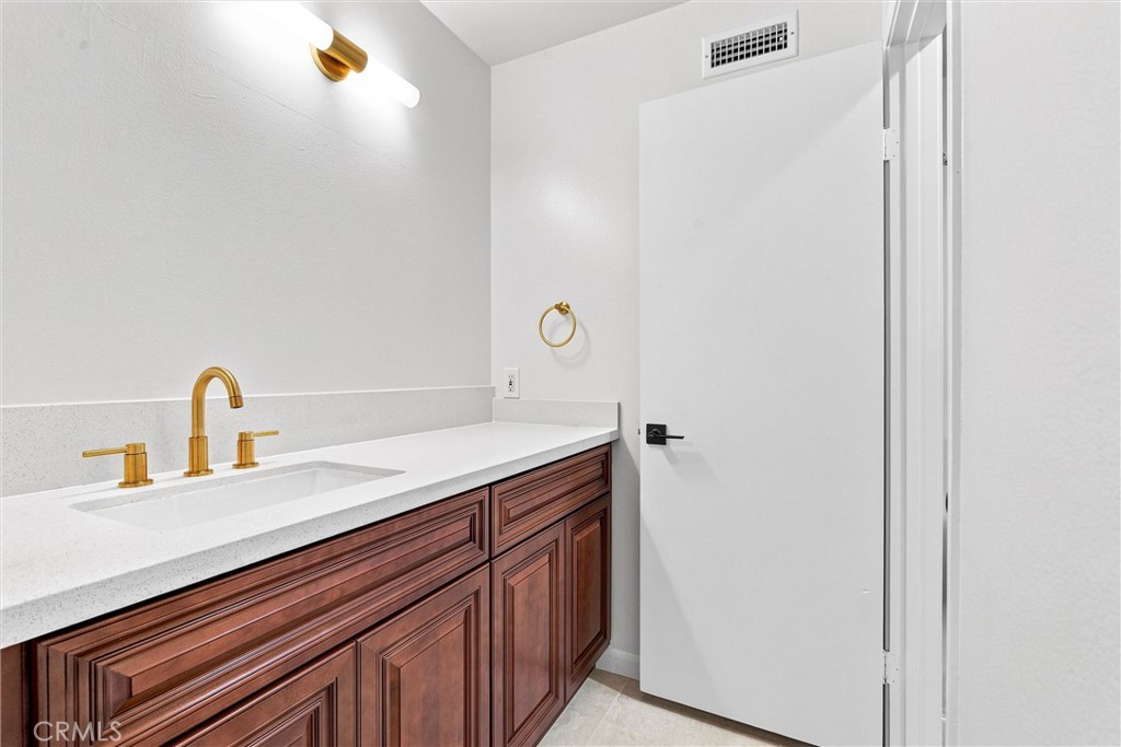128 Clearbrook Property Photo 14