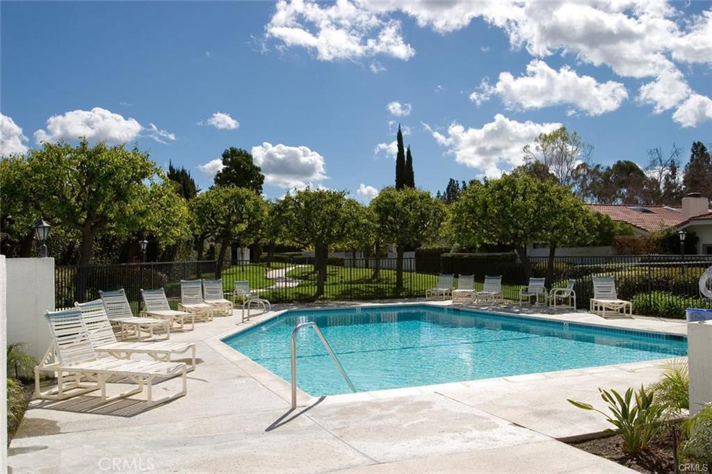25071 W Sunset Place Property Photo 12
