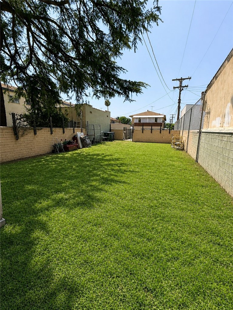 211 S Verdugo Property Photo 4