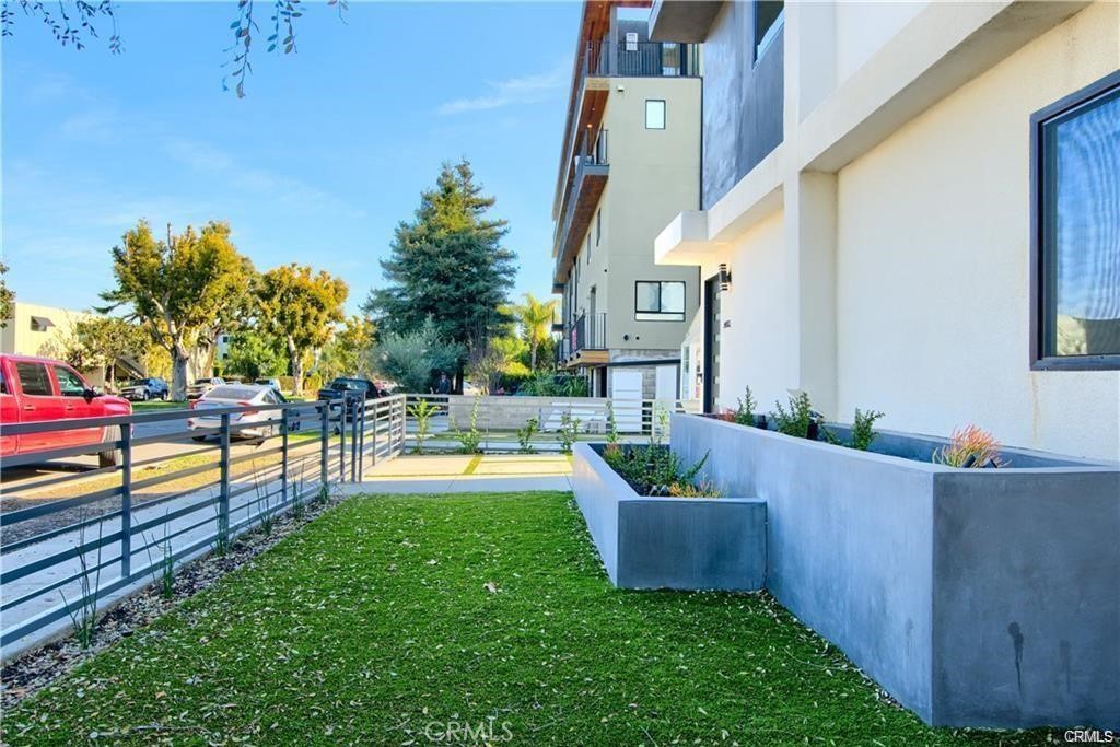 4455 S Slauson Avenue Property Photo 4