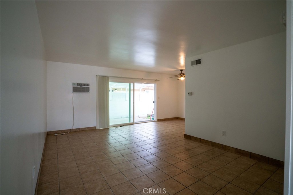 2127 E Almont Avenue Property Photo 6