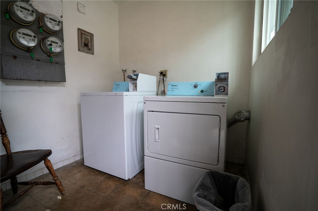 2127 E Almont Avenue Property Photo 10