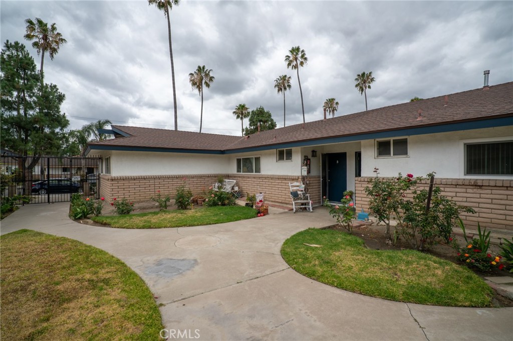2127 E Almont Avenue Property Photo 11
