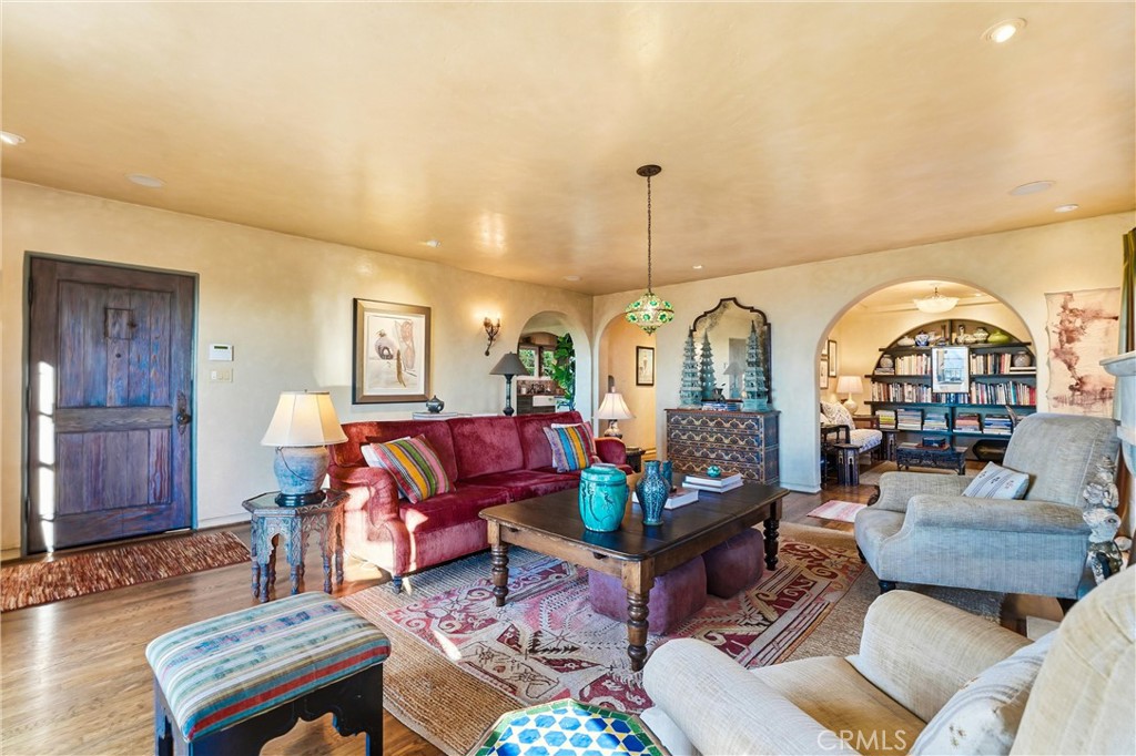 260 High Property Photo 6