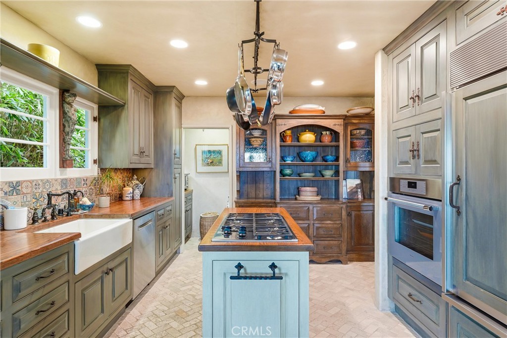 260 High Property Photo 11