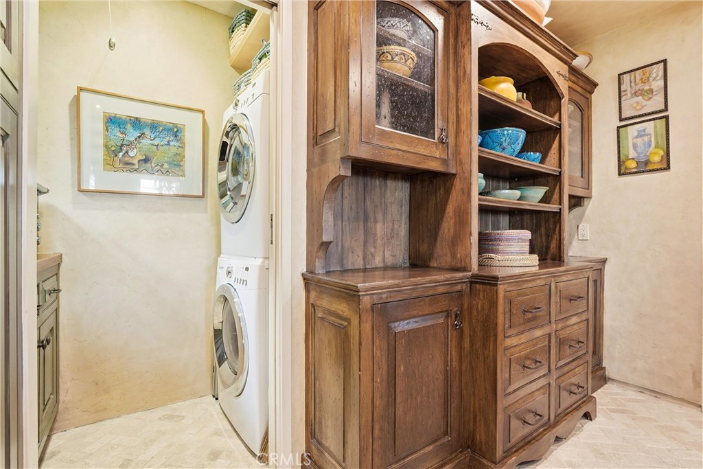 260 High Property Photo 13