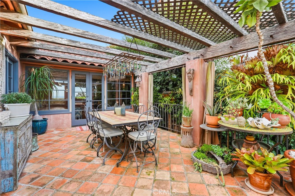 260 High Property Photo 25